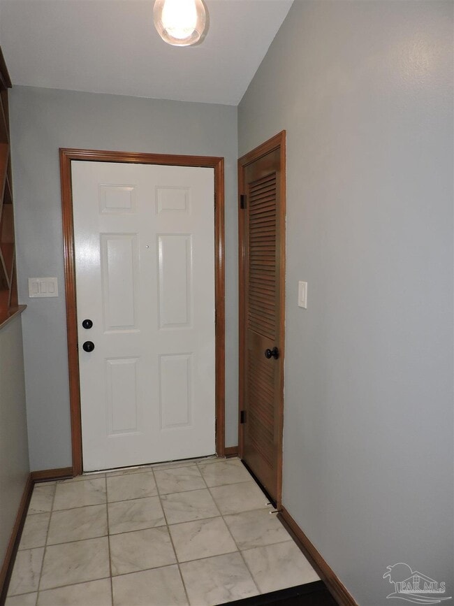 Building Photo - 1270 Palisade Rd