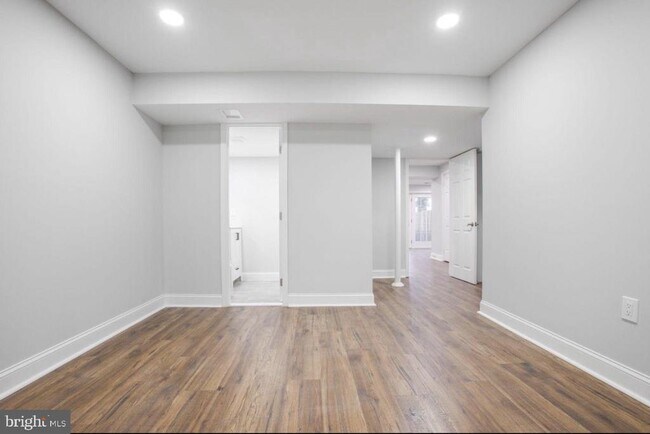 Foto del edificio - 9612-9612 Hillock Ct