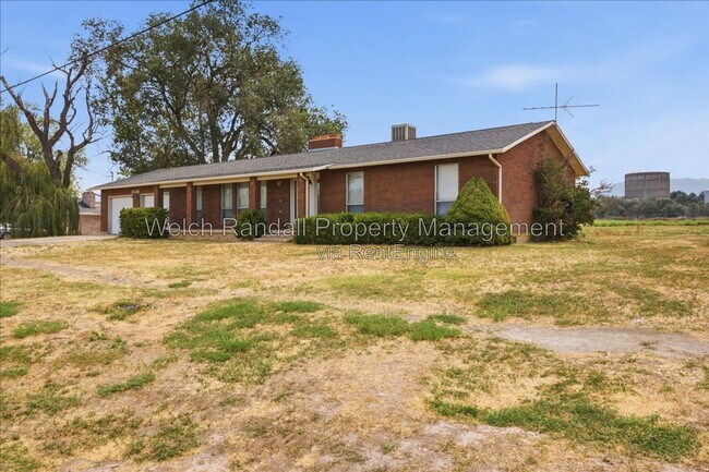 Building Photo - 3548 S Midland Dr