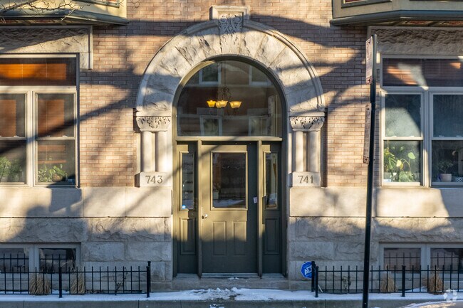 Building Photo - 741-745 N Wolcott Ave