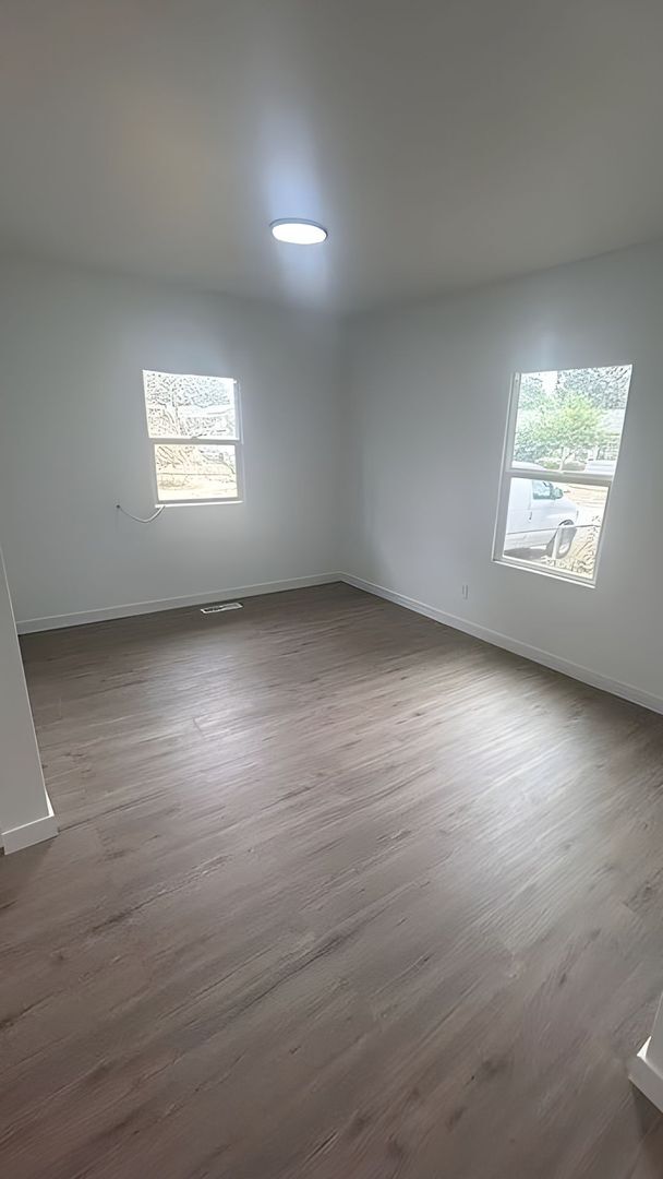 Building Photo - Amazing remodeled 4 bedroom home with fenced yard. $500 off first month rent thru 04/30/2026!!