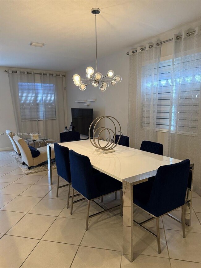 Foto del edificio - 3434 W 108th St
