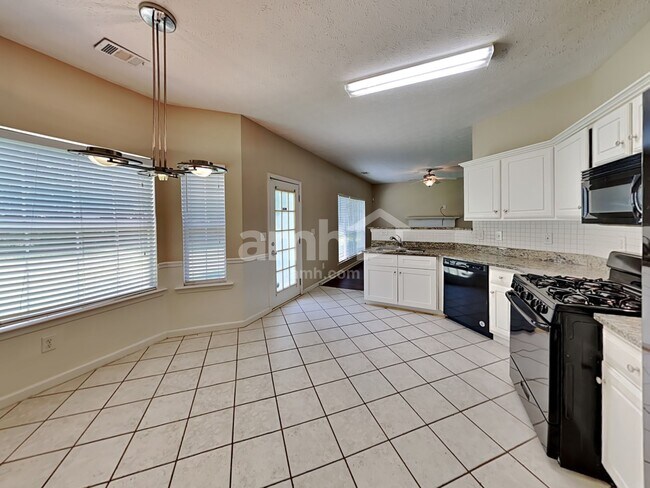 Building Photo - 140 Windy Cir