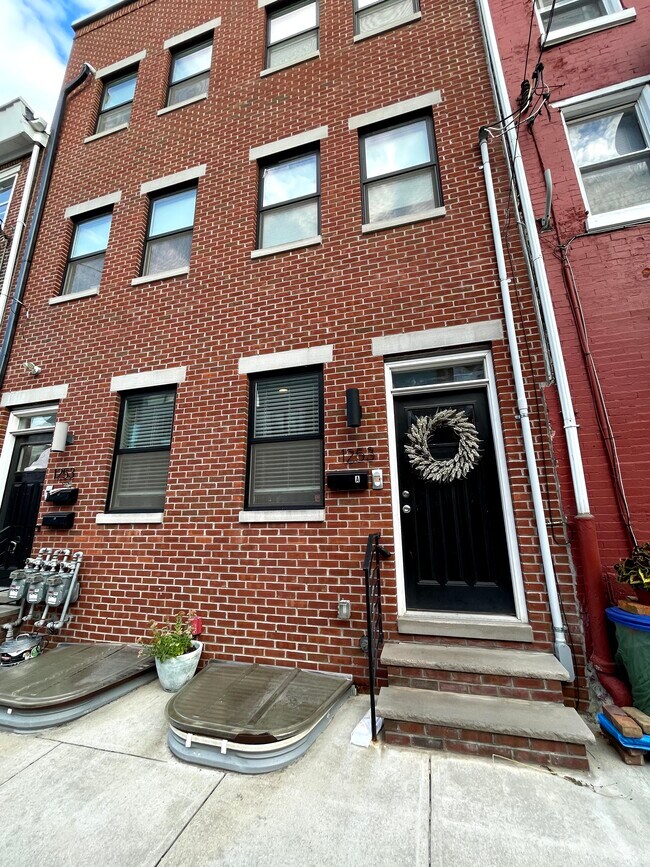 Foto del edificio - 1253 N Mascher St