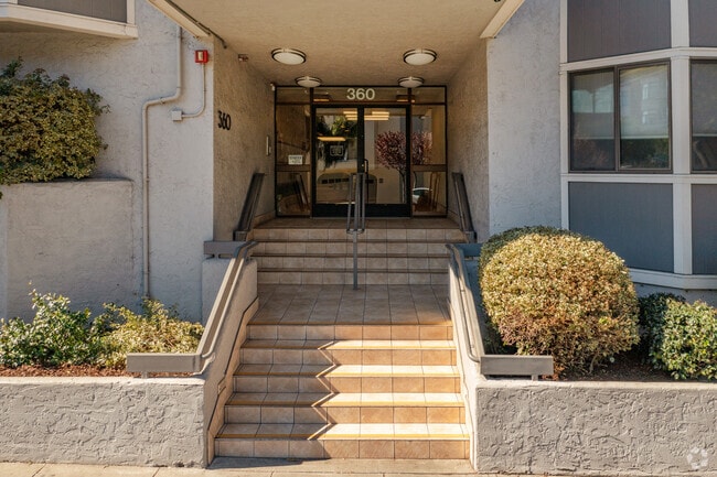Entrance - 360 Guerrero St