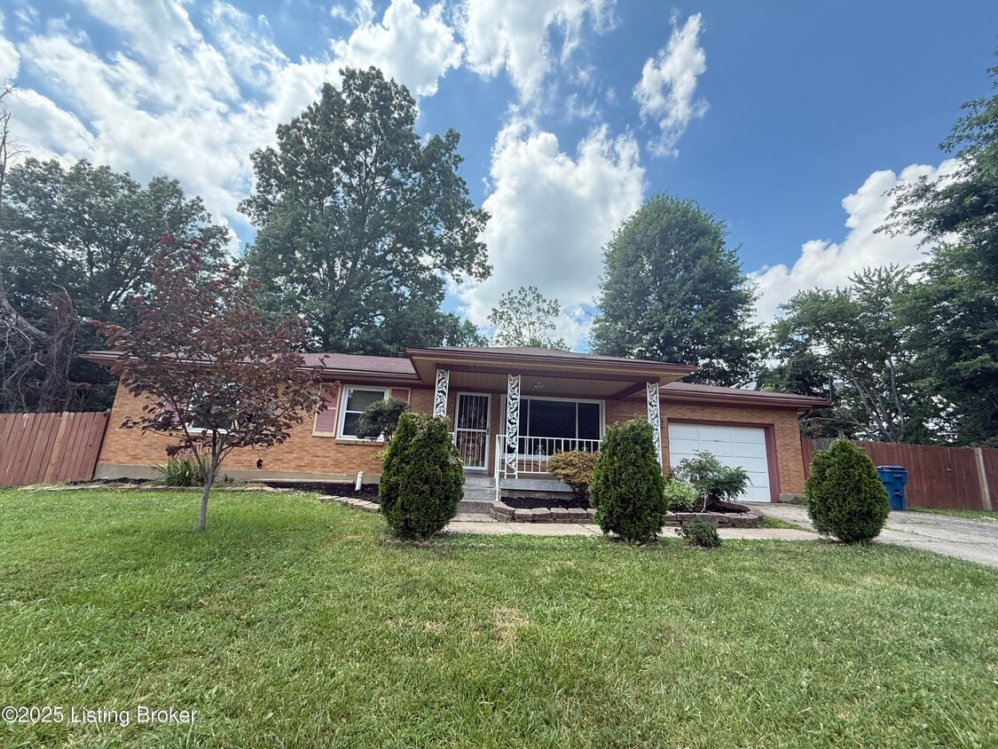 Primary Photo - 8216 Glimmer Way