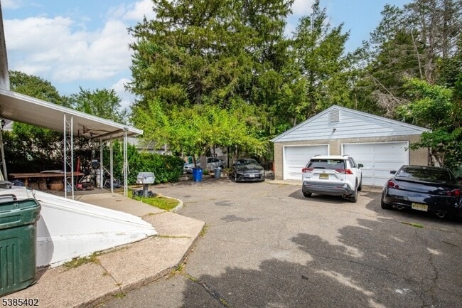 Building Photo - 27 Harrison Ave