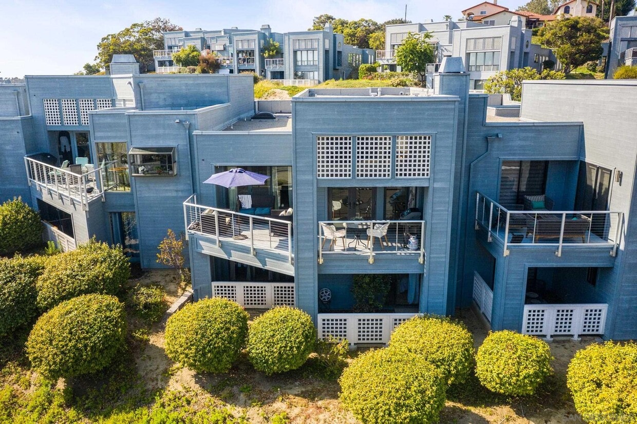 1038 America Way, Del Mar, CA 92014 Townhouse for Rent in Del Mar, CA