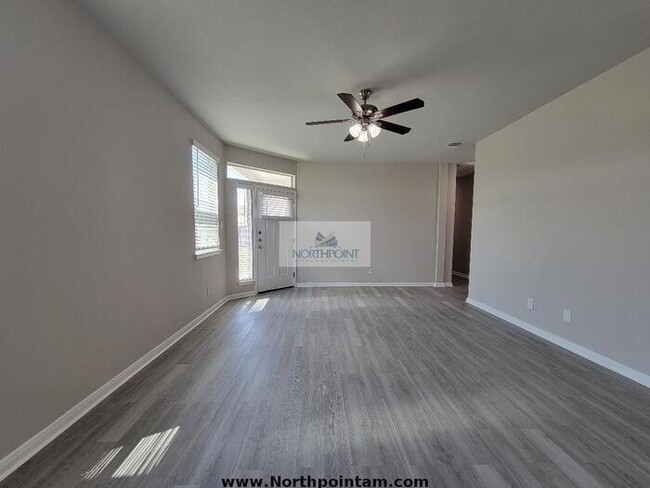 Foto del edificio - Beautiful Duplex in Cibolo Available Now!