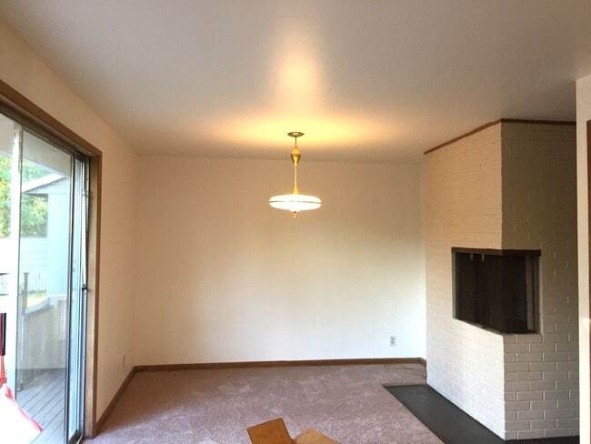 Building Photo - Wonderful Ravenna Home