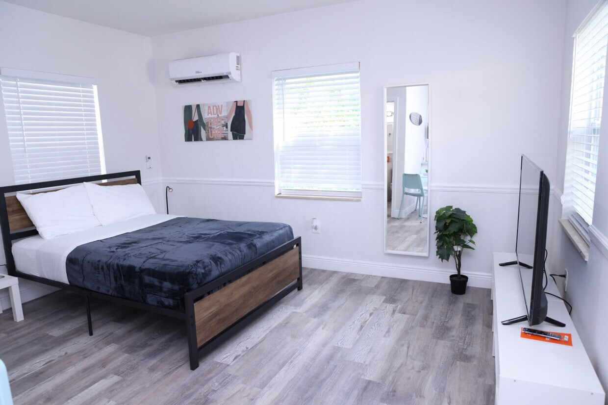 Foto principal - 1109 Douglas Rd