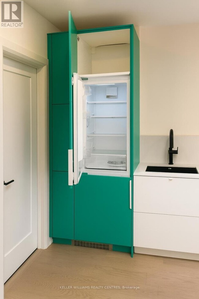 Building Photo - 2034 Danforth Ave