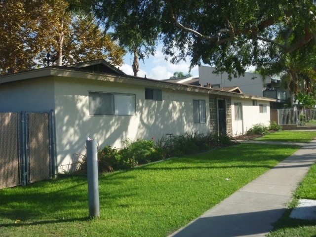 Building Photo - 7521 Franklin St