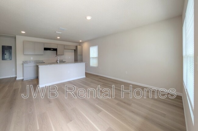 Foto del edificio - 1499 Logan St