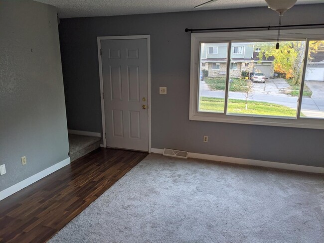 Building Photo - 2107 10th St Pl