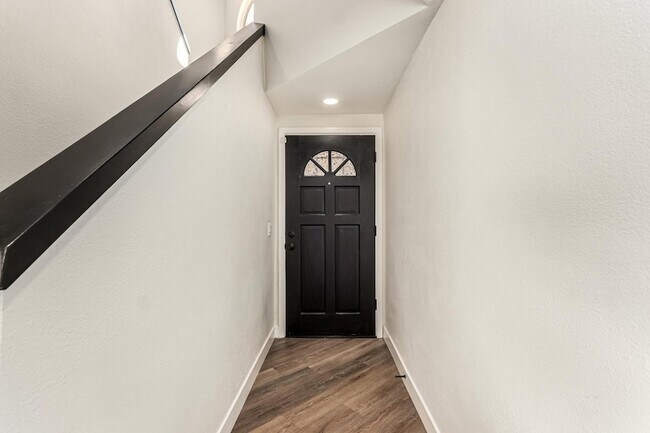 Foto del edificio - 1538 E Laurel Ave