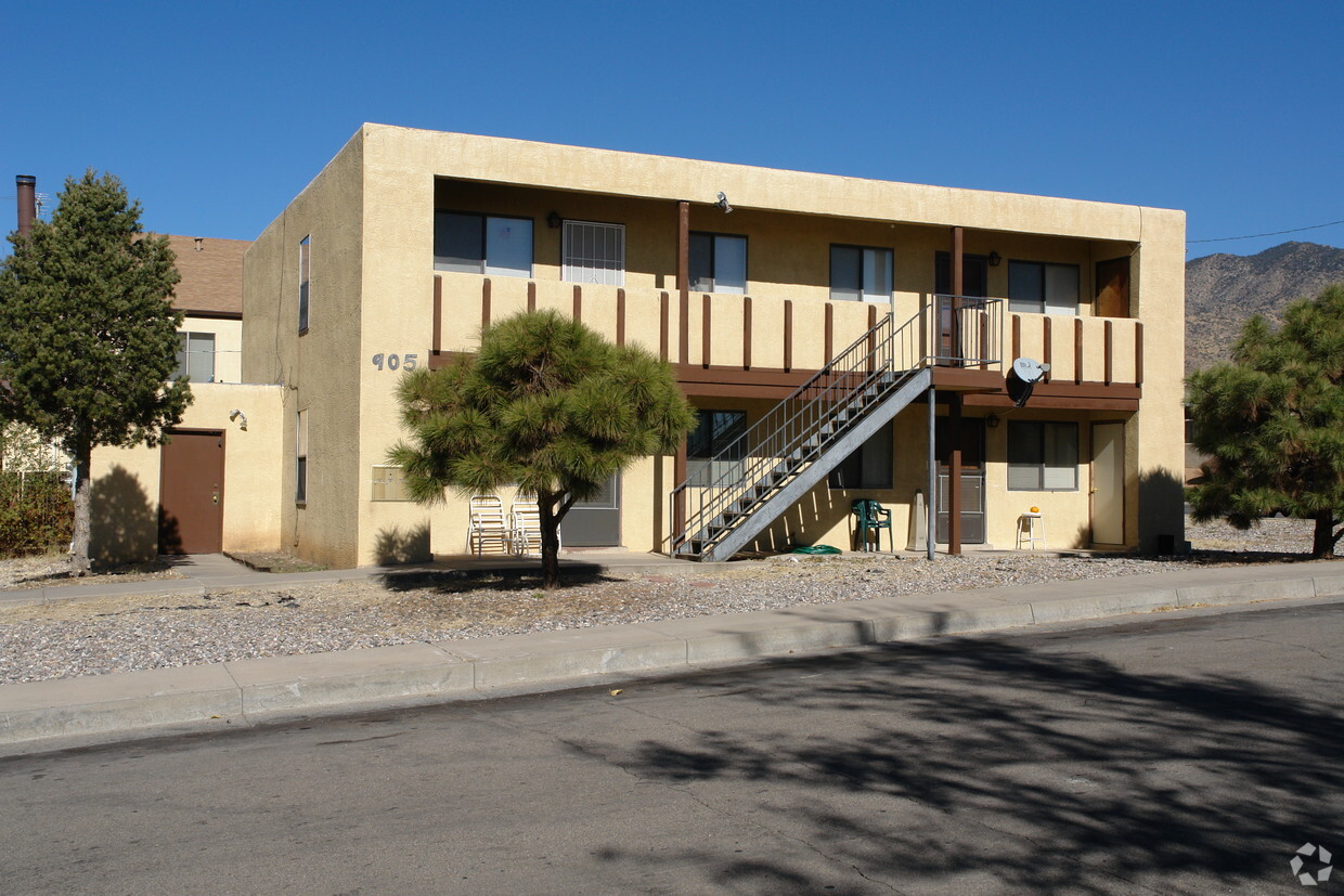 Building Photo - Nakomis Fourplex