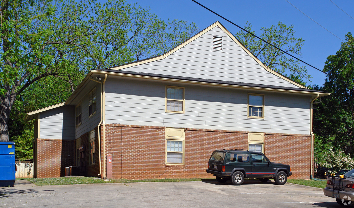 Building Photo - 807 Clay St