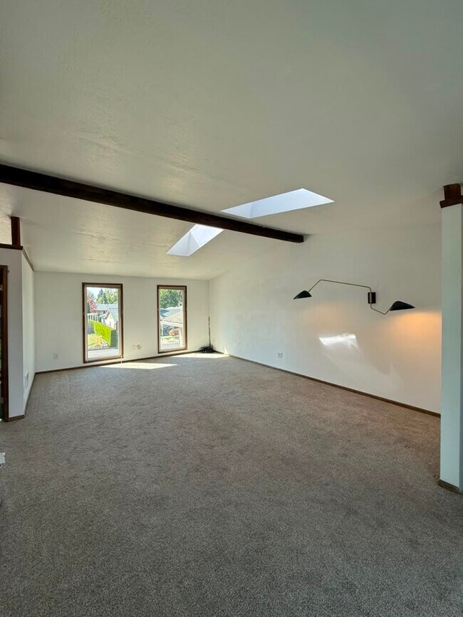 Building Photo - 1415 S Woodlawn Rd