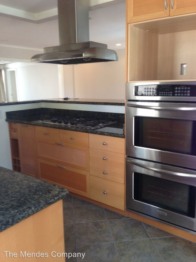 Foto del edificio - 3 br, 2 bath House - 811 Van Nuys Street