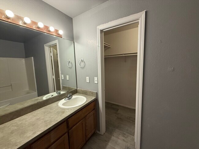 Foto del edificio - 1306 N Arthur St