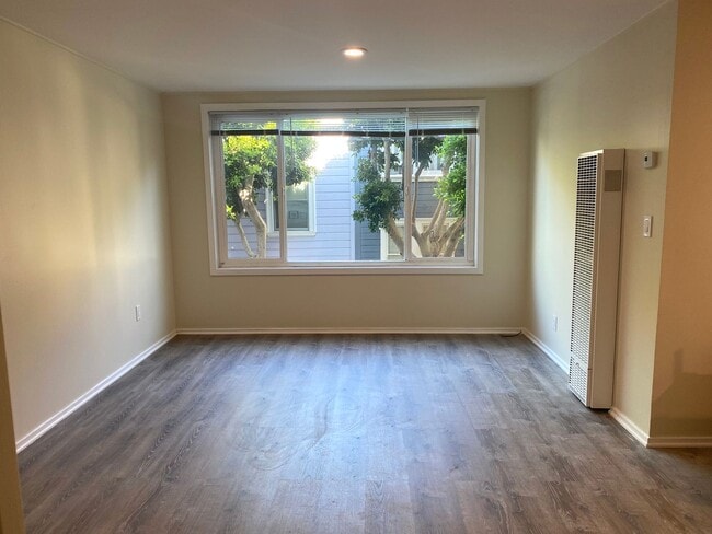 Building Photo - 155Pfei