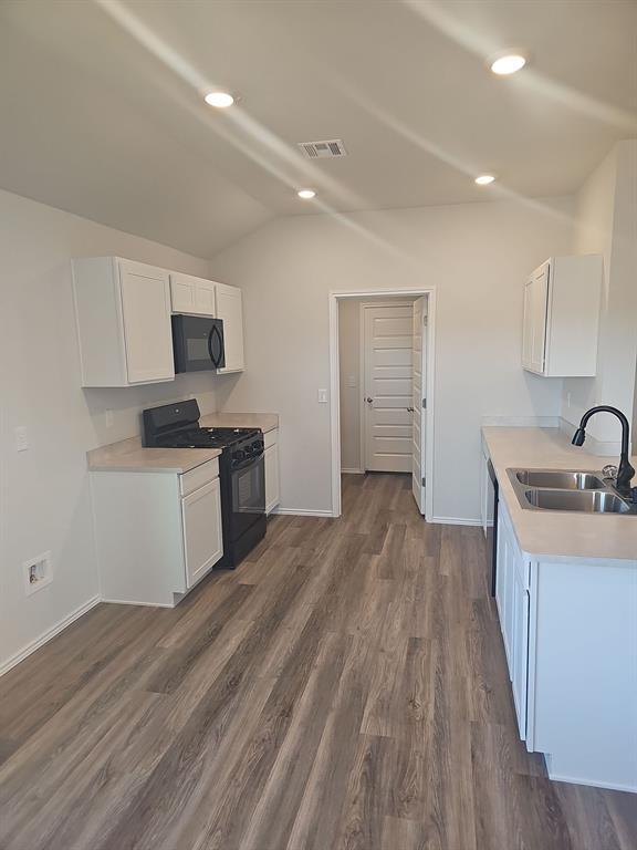 Building Photo - 6132 Holm Oak Rd