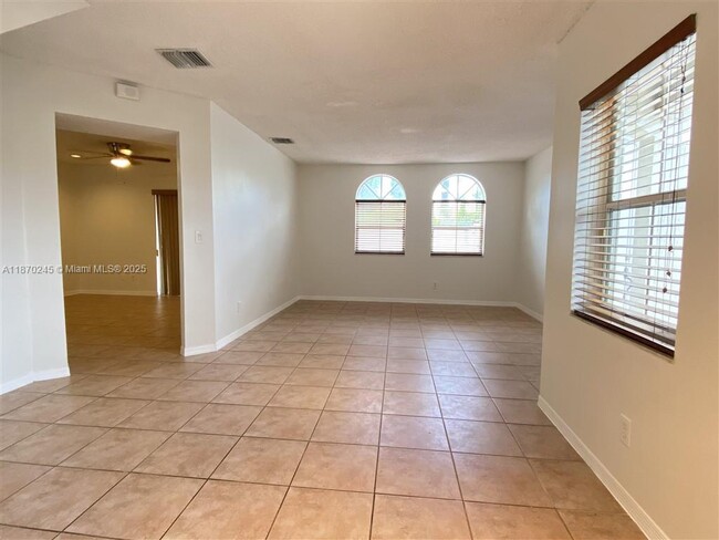 Foto del edificio - 12475 SW 53rd St