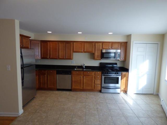 Foto principal - 7019 W Medill Ave
