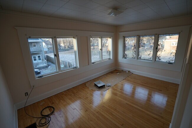 habitación de 3 estaciones - 624 N Court St