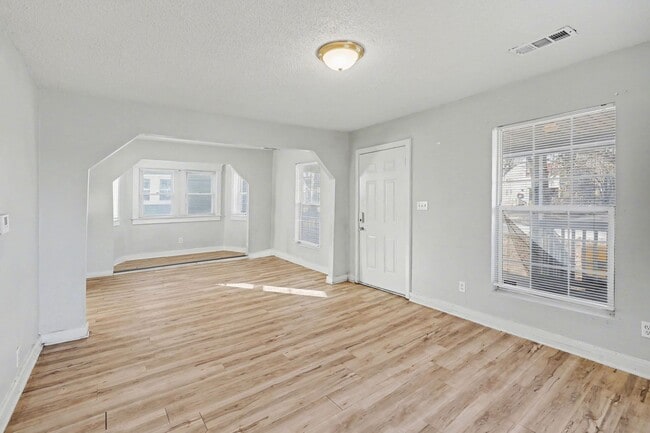 Foto del edificio - Beautiful 2 Bedroom 1 Bathroom house in Kansas City!