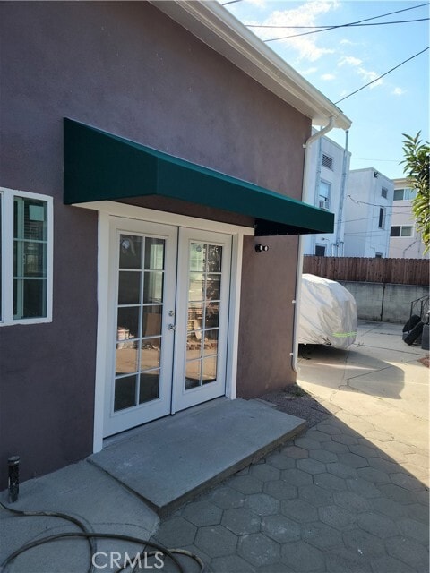 Building Photo - 1825 S Van Ness Ave