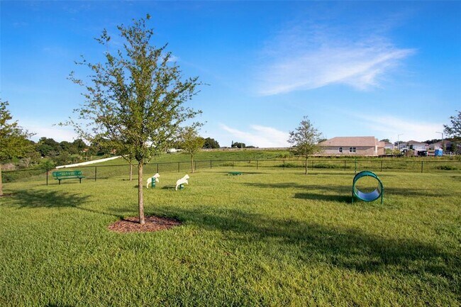 Foto del edificio - 555 Tanaro Ln