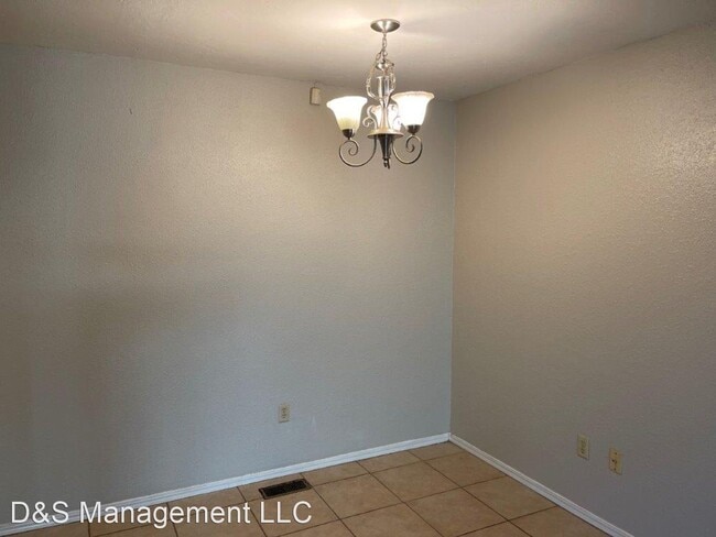 Building Photo - 3 br, 2 bath House - 7144 NW 115th
