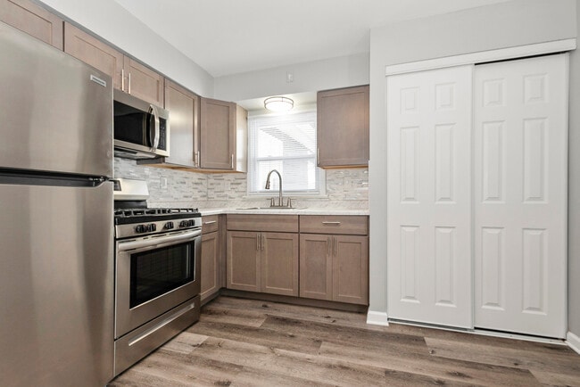 Building Photo - 8344 W Lincoln Hwy