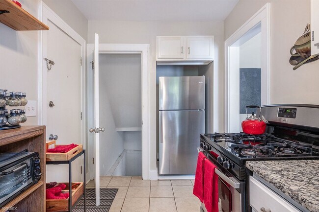 Foto del edificio - 4 br, 2 bath House - 809 Hillcrest Drive