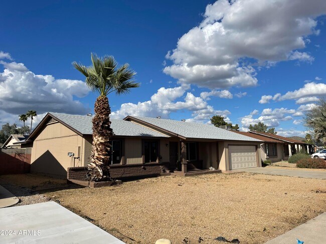 Building Photo - 602 W Wikieup Ln