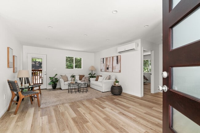 Building Photo - 205-205B Apple Knoll