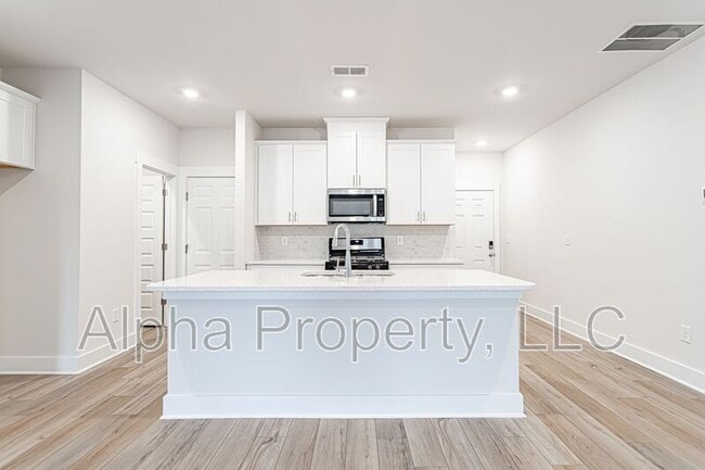Building Photo - 206 Round Back Wy