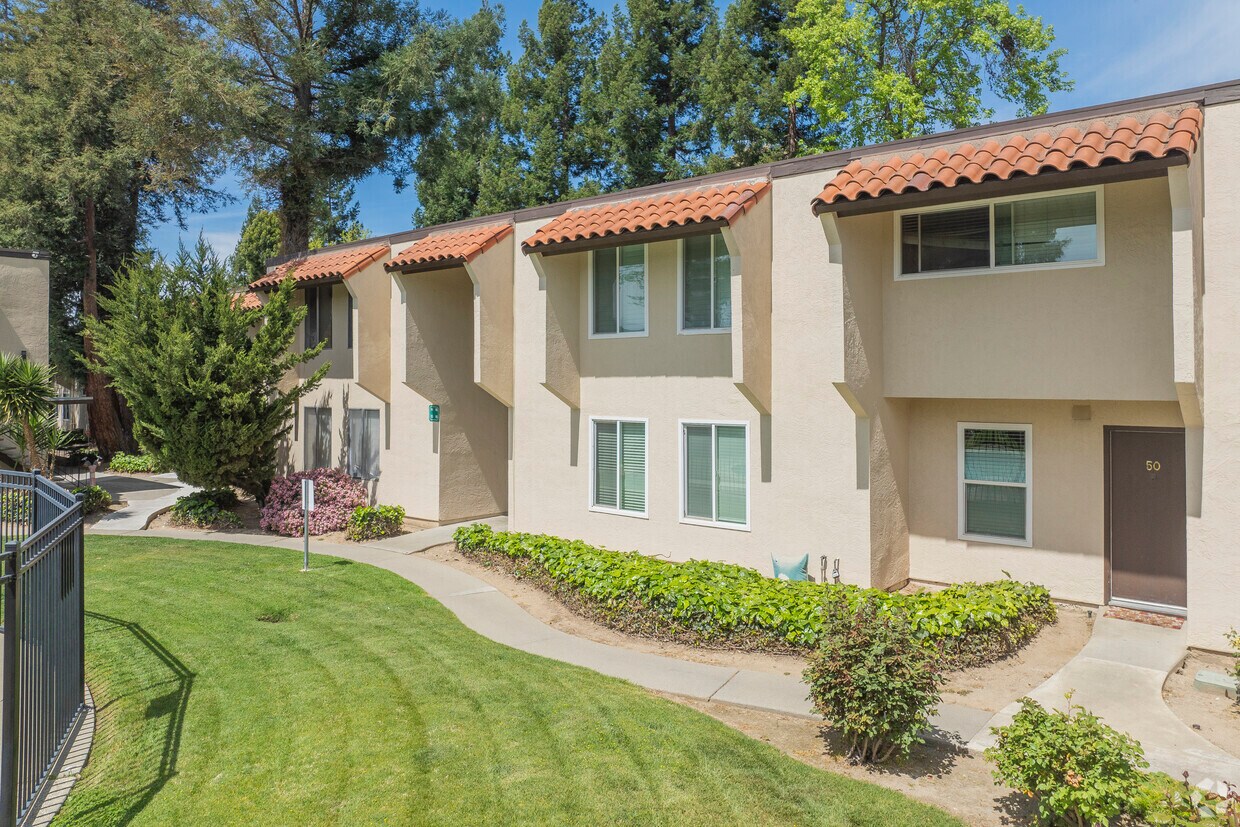 Primary Photo - 975 Murrieta Blvd