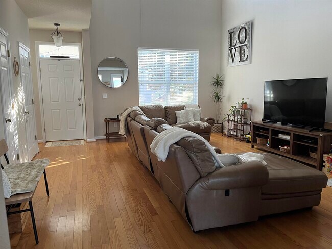 Foto del edificio - 2476 Lantana Ln