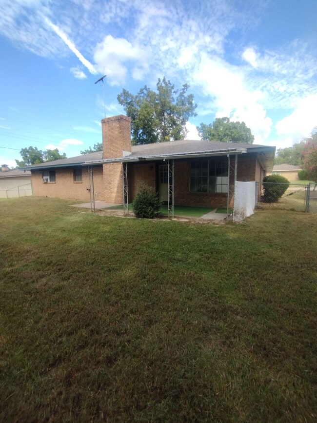 Building Photo - 402 S Wofford St