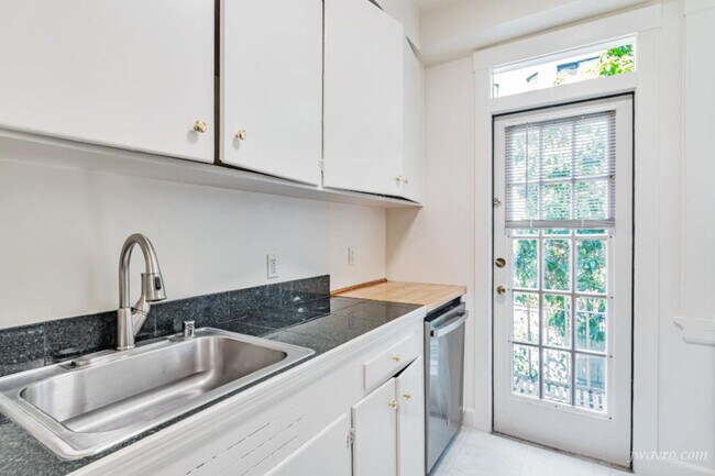 Foto del edificio - 570 O'Farrell St
