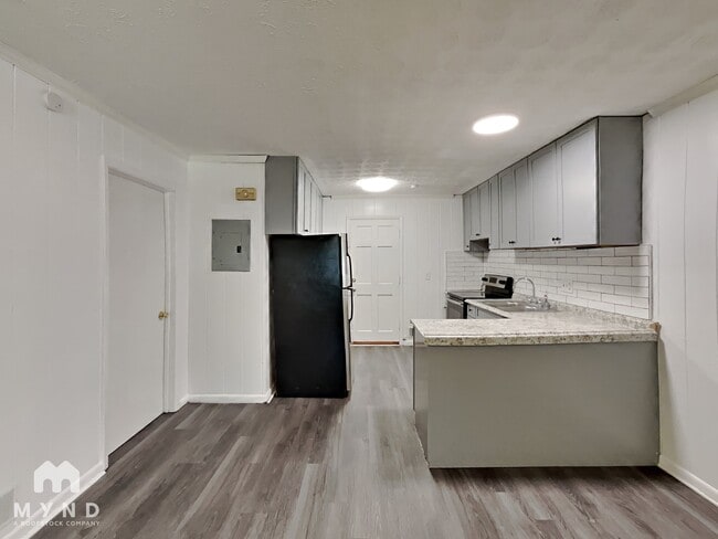 Building Photo - 1429 Vesta Ave