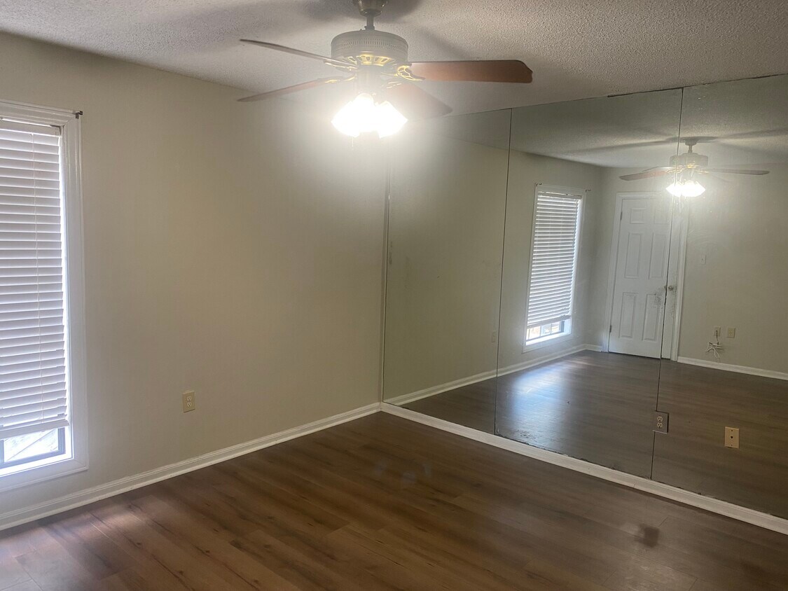 Foto principal - 13764 Kenner Ave