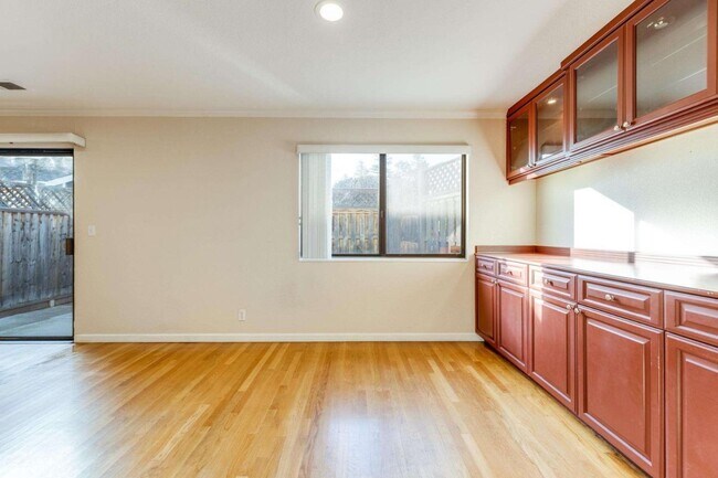 Building Photo - 12091 Atrium Dr