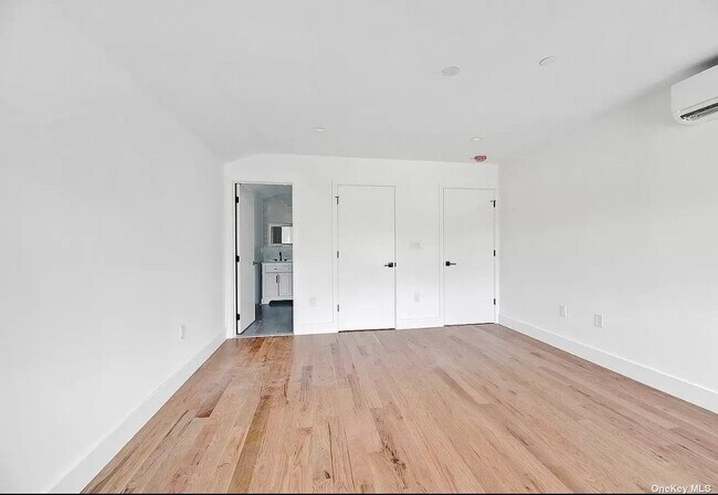 Foto del edificio - 1367 E 91st St