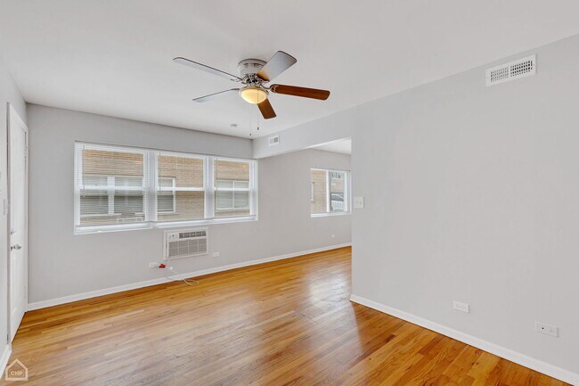 Foto del edificio - 1842 S Fairfield Ave