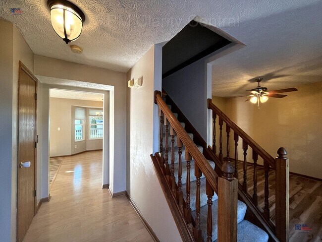 Building Photo - Charming 4-Bedroom Home with Modern Amenit...