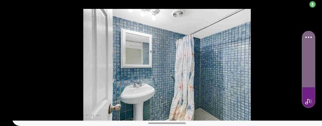 Foto del edificio - 2829 W Marshall Ave